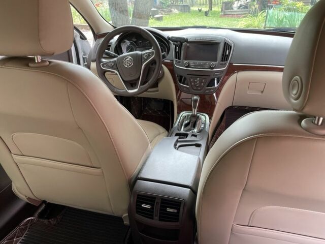 Белый Киа Каденза, объемом двигателя 2 л и пробегом 147 тыс. км за 9000 $, фото 5 на Automoto.ua