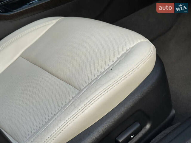 Чорний Кіа Каденза, об'ємом двигуна 3.3 л та пробігом 270 тис. км за 9300 $, фото 39 на Automoto.ua