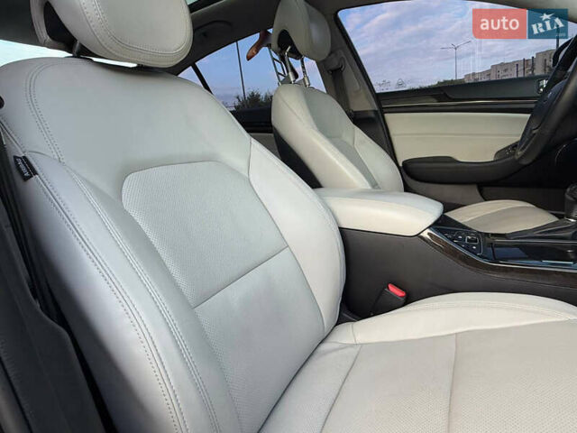 Чорний Кіа Каденза, об'ємом двигуна 3.3 л та пробігом 270 тис. км за 9300 $, фото 40 на Automoto.ua