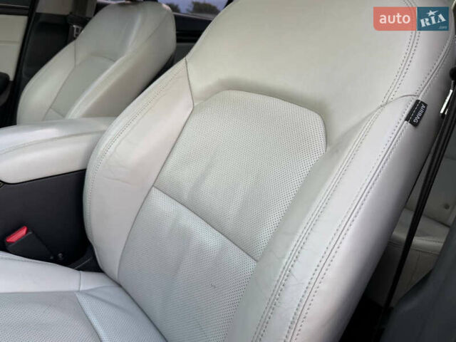 Чорний Кіа Каденза, об'ємом двигуна 3.3 л та пробігом 270 тис. км за 9300 $, фото 31 на Automoto.ua