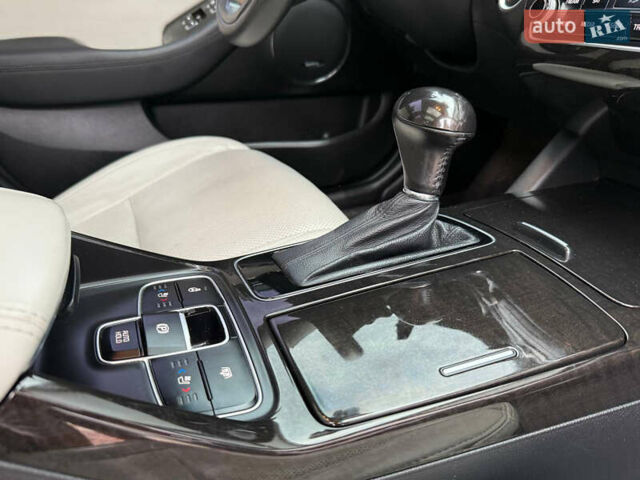 Черный Киа Каденза, объемом двигателя 3.3 л и пробегом 390 тыс. км за 9350 $, фото 53 на Automoto.ua