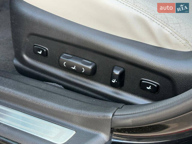 Чорний Кіа Каденза, об'ємом двигуна 3.3 л та пробігом 270 тис. км за 9300 $, фото 26 на Automoto.ua