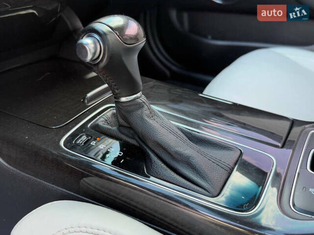 Чорний Кіа Каденза, об'ємом двигуна 3.3 л та пробігом 270 тис. км за 9300 $, фото 34 на Automoto.ua