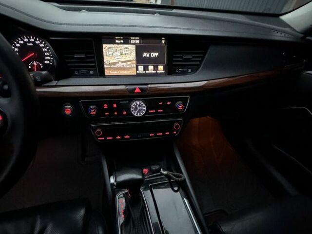 Черный Киа Каденза, объемом двигателя 3 л и пробегом 380 тыс. км за 8200 $, фото 6 на Automoto.ua