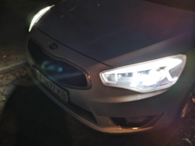 Серый Киа Каденза, объемом двигателя 3 л и пробегом 203 тыс. км за 8500 $, фото 7 на Automoto.ua