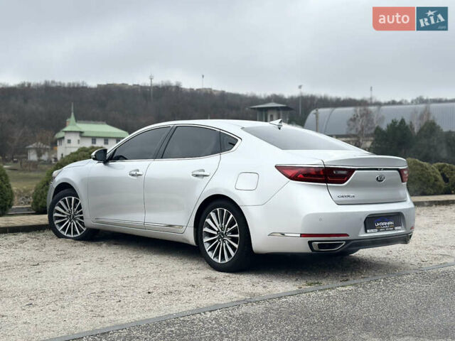Сірий Кіа Каденза, об'ємом двигуна 3.34 л та пробігом 90 тис. км за 15900 $, фото 6 на Automoto.ua