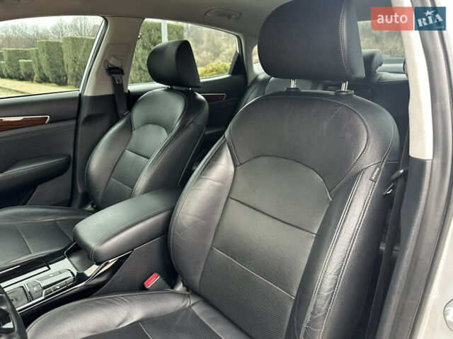 Сірий Кіа Каденза, об'ємом двигуна 3.34 л та пробігом 90 тис. км за 15900 $, фото 12 на Automoto.ua