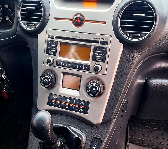 Білий Кіа Каренс, об'ємом двигуна 2 л та пробігом 0 тис. км за 5600 $, фото 4 на Automoto.ua