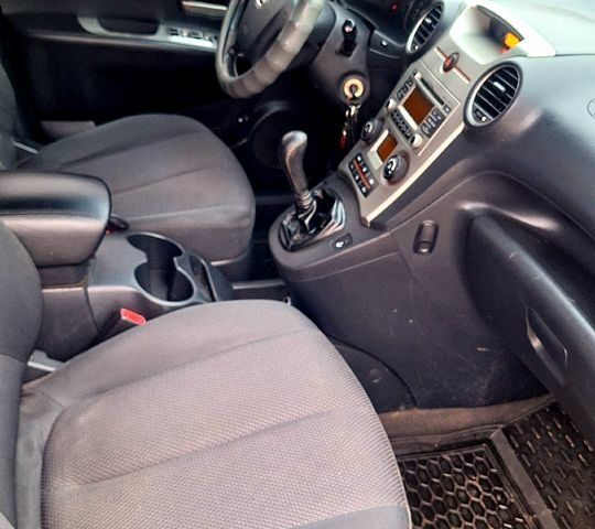 Білий Кіа Каренс, об'ємом двигуна 2 л та пробігом 0 тис. км за 5600 $, фото 5 на Automoto.ua