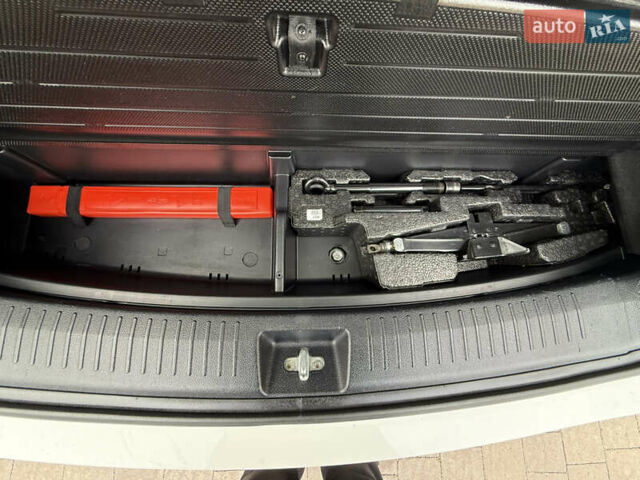 Белый Киа Каренс, объемом двигателя 1.7 л и пробегом 196 тыс. км за 11974 $, фото 59 на Automoto.ua