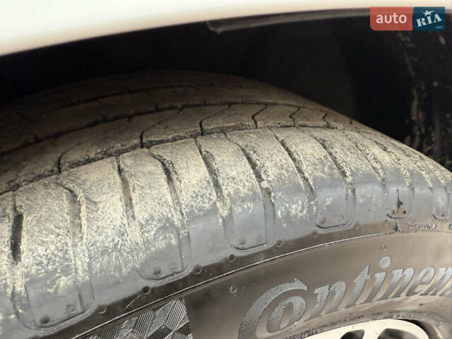 Белый Киа Каренс, объемом двигателя 1.7 л и пробегом 196 тыс. км за 11974 $, фото 77 на Automoto.ua