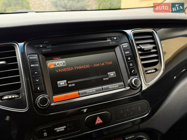 Белый Киа Каренс, объемом двигателя 1.7 л и пробегом 196 тыс. км за 11974 $, фото 34 на Automoto.ua