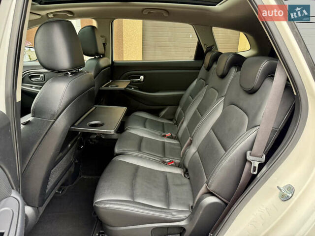 Белый Киа Каренс, объемом двигателя 1.7 л и пробегом 196 тыс. км за 11974 $, фото 47 на Automoto.ua