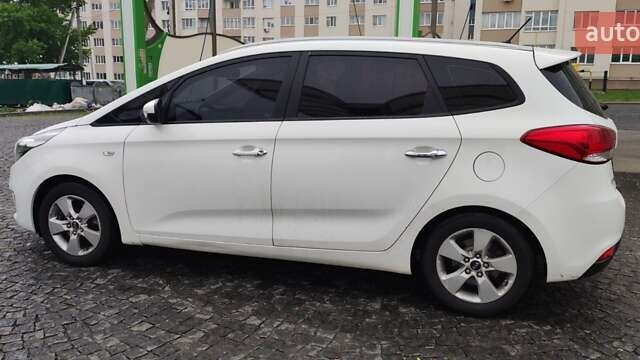 Белый Киа Каренс, объемом двигателя 1.7 л и пробегом 299 тыс. км за 8900 $, фото 8 на Automoto.ua