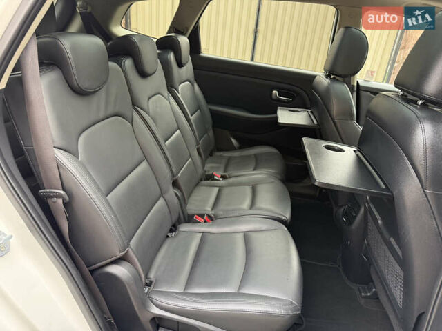 Белый Киа Каренс, объемом двигателя 1.7 л и пробегом 196 тыс. км за 11974 $, фото 65 на Automoto.ua