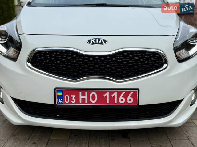 Белый Киа Каренс, объемом двигателя 1.7 л и пробегом 196 тыс. км за 11974 $, фото 16 на Automoto.ua