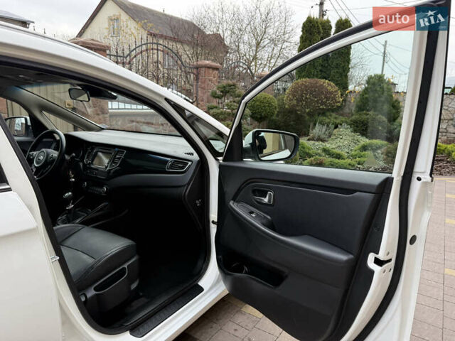 Белый Киа Каренс, объемом двигателя 1.7 л и пробегом 196 тыс. км за 11974 $, фото 68 на Automoto.ua