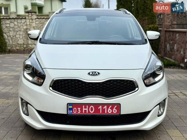 Белый Киа Каренс, объемом двигателя 1.7 л и пробегом 196 тыс. км за 11974 $, фото 3 на Automoto.ua