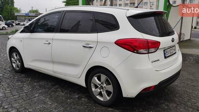 Белый Киа Каренс, объемом двигателя 1.7 л и пробегом 299 тыс. км за 8900 $, фото 7 на Automoto.ua