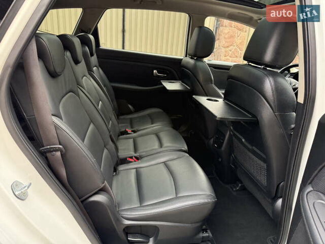 Белый Киа Каренс, объемом двигателя 1.7 л и пробегом 196 тыс. км за 11974 $, фото 64 на Automoto.ua