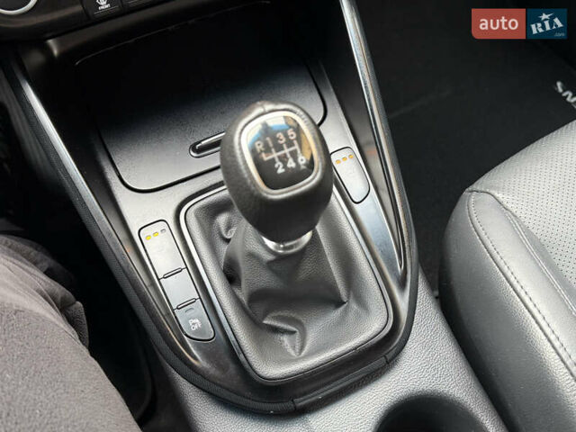 Белый Киа Каренс, объемом двигателя 1.7 л и пробегом 196 тыс. км за 11974 $, фото 41 на Automoto.ua