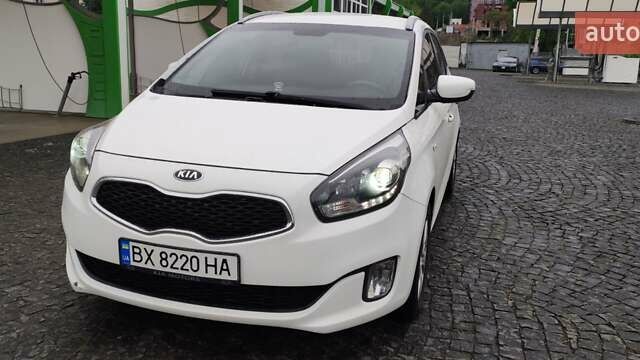Белый Киа Каренс, объемом двигателя 1.7 л и пробегом 299 тыс. км за 8900 $, фото 11 на Automoto.ua