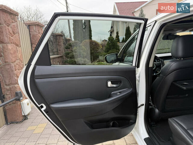 Белый Киа Каренс, объемом двигателя 1.7 л и пробегом 196 тыс. км за 11974 $, фото 45 на Automoto.ua