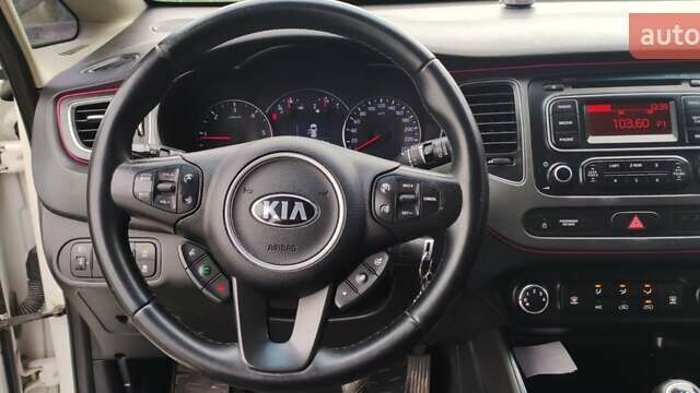 Белый Киа Каренс, объемом двигателя 1.7 л и пробегом 299 тыс. км за 8900 $, фото 14 на Automoto.ua