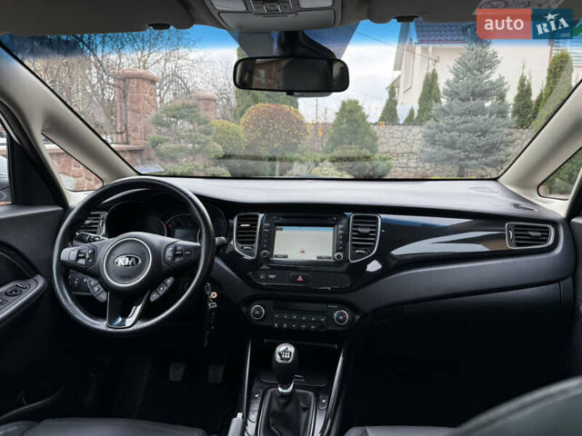 Белый Киа Каренс, объемом двигателя 1.7 л и пробегом 196 тыс. км за 11974 $, фото 66 на Automoto.ua