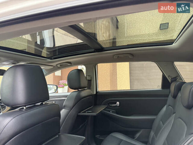 Белый Киа Каренс, объемом двигателя 1.7 л и пробегом 196 тыс. км за 11974 $, фото 51 на Automoto.ua