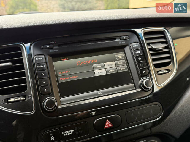 Белый Киа Каренс, объемом двигателя 1.7 л и пробегом 196 тыс. км за 11974 $, фото 38 на Automoto.ua