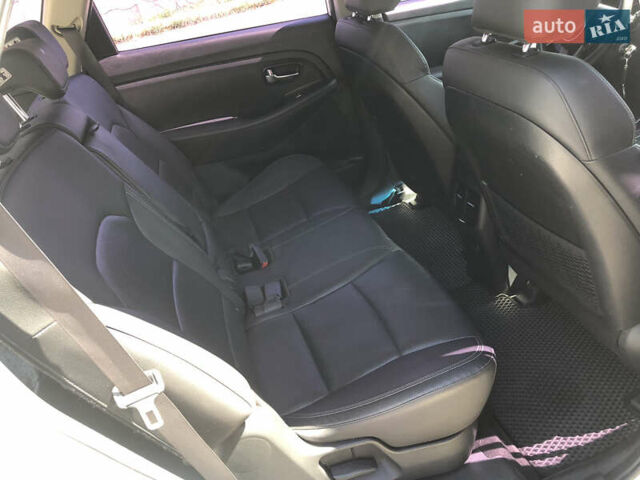 Белый Киа Каренс, объемом двигателя 2 л и пробегом 221 тыс. км за 11800 $, фото 20 на Automoto.ua