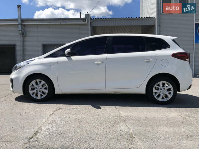 Белый Киа Каренс, объемом двигателя 2 л и пробегом 221 тыс. км за 11800 $, фото 11 на Automoto.ua