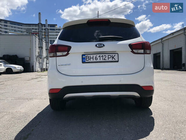 Белый Киа Каренс, объемом двигателя 2 л и пробегом 221 тыс. км за 11800 $, фото 6 на Automoto.ua