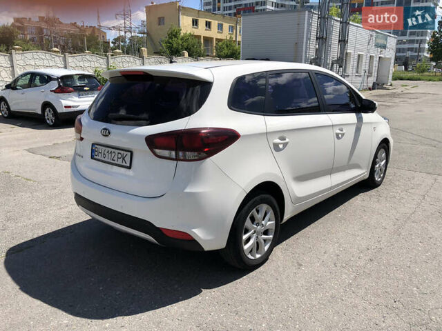 Белый Киа Каренс, объемом двигателя 2 л и пробегом 221 тыс. км за 11800 $, фото 5 на Automoto.ua