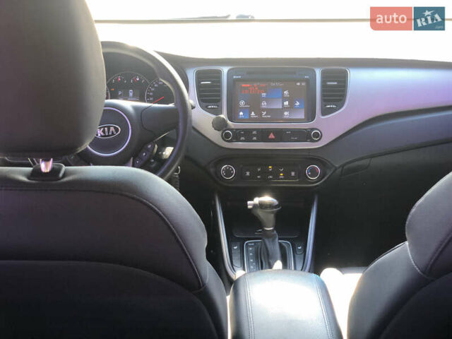 Белый Киа Каренс, объемом двигателя 2 л и пробегом 221 тыс. км за 11800 $, фото 26 на Automoto.ua
