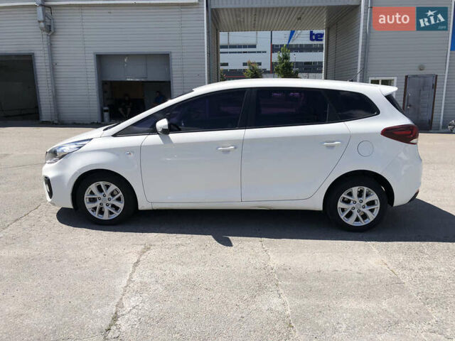 Белый Киа Каренс, объемом двигателя 2 л и пробегом 221 тыс. км за 11800 $, фото 12 на Automoto.ua