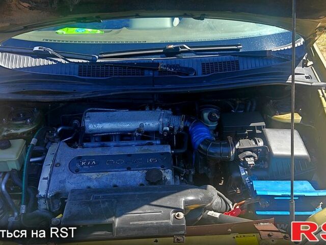 Бежевый Киа Каренс, объемом двигателя 1.8 л и пробегом 338 тыс. км за 3000 $, фото 2 на Automoto.ua