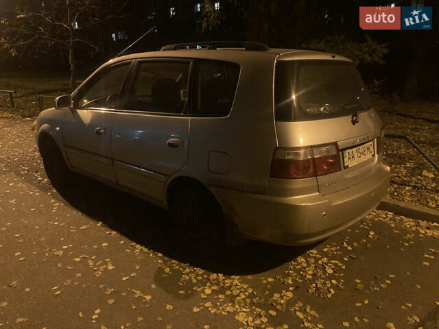 Киа Каренс 2005 в Киеве на Automoto.ua Бежевый Киа Каренс, объемом двигателя 1.99 л и пробегом 370 тыс. км за 3600 $, фото 1 на Automoto.ua