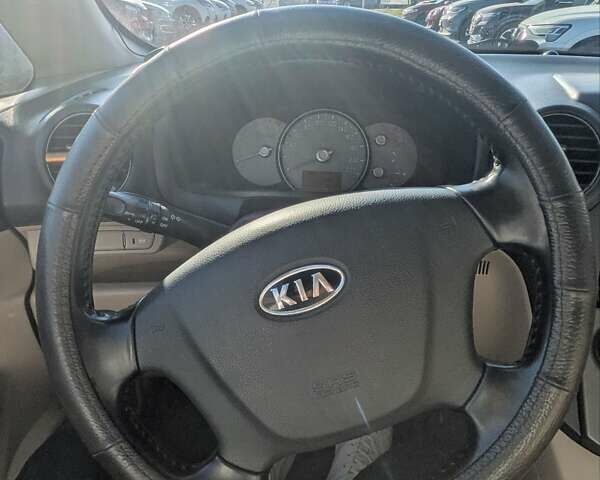 Бежевий Кіа Каренс, об'ємом двигуна 2 л та пробігом 322 тис. км за 5900 $, фото 12 на Automoto.ua