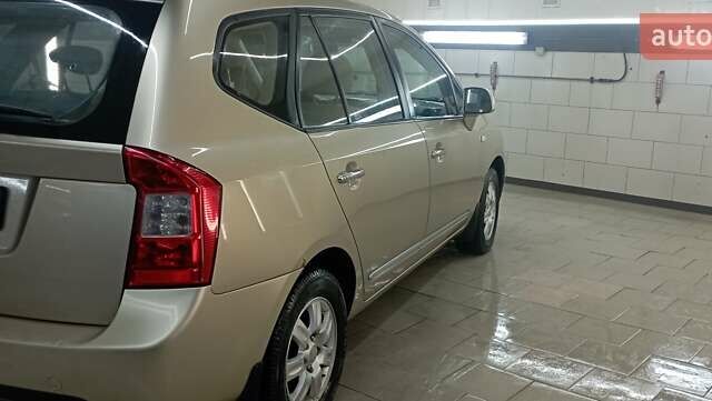 Бежевый Киа Каренс, объемом двигателя 2 л и пробегом 196 тыс. км за 4900 $, фото 10 на Automoto.ua