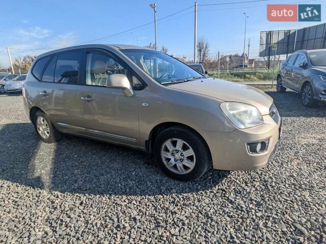 Бежевий Кіа Каренс, об'ємом двигуна 2 л та пробігом 322 тис. км за 5900 $, фото 3 на Automoto.ua