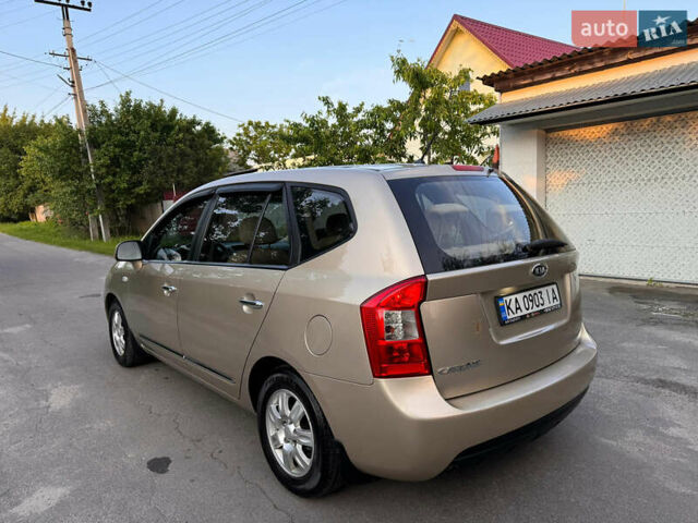 Бежевий Кіа Каренс, об'ємом двигуна 2 л та пробігом 206 тис. км за 6500 $, фото 14 на Automoto.ua