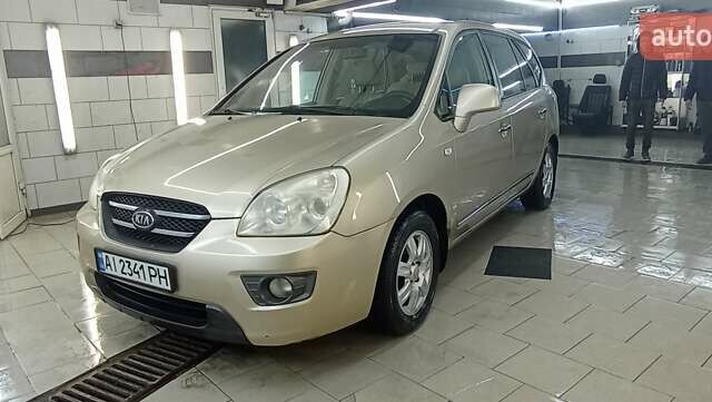 Бежевый Киа Каренс, объемом двигателя 2 л и пробегом 196 тыс. км за 4900 $, фото 9 на Automoto.ua