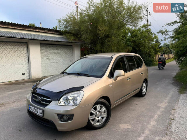 Бежевий Кіа Каренс, об'ємом двигуна 2 л та пробігом 206 тис. км за 6500 $, фото 9 на Automoto.ua