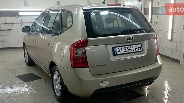 Бежевый Киа Каренс, объемом двигателя 2 л и пробегом 196 тыс. км за 4900 $, фото 12 на Automoto.ua