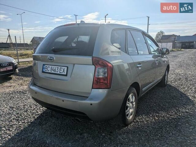Бежевий Кіа Каренс, об'ємом двигуна 2 л та пробігом 322 тис. км за 5900 $, фото 7 на Automoto.ua