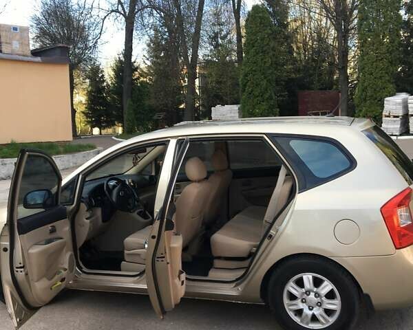 Бежевый Киа Каренс, объемом двигателя 2 л и пробегом 391 тыс. км за 5150 $, фото 10 на Automoto.ua