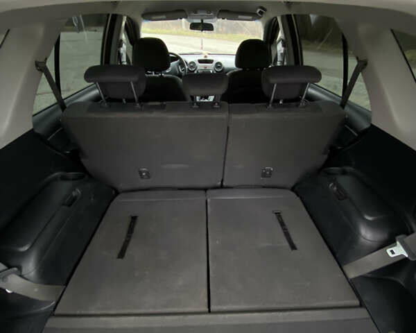 Бежевый Киа Каренс, объемом двигателя 1.98 л и пробегом 195 тыс. км за 6300 $, фото 17 на Automoto.ua