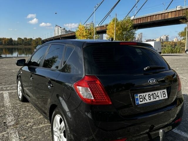 Чорний Кіа Каренс, об'ємом двигуна 1.6 л та пробігом 1 тис. км за 7500 $, фото 8 на Automoto.ua